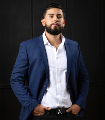 Portrait of Eric Gonzalez, Realtor®.